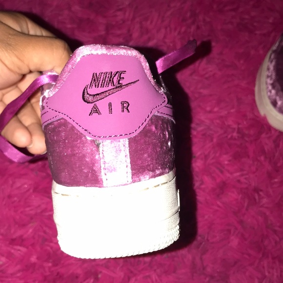 Shoes - Picture 4 of 6